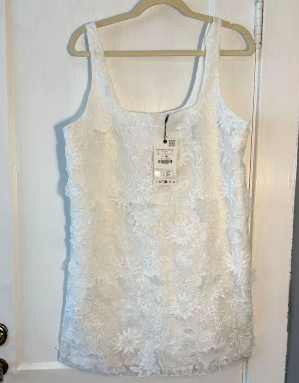 Zara Embroidered White Floral Dress Size Large NWT - Image 6