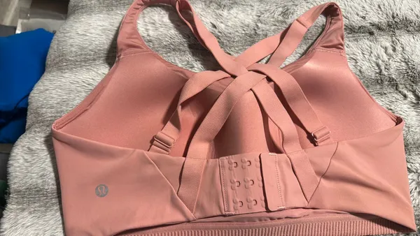 Lululemon Sports Bra Size 36 Dusty Rose - Image 2