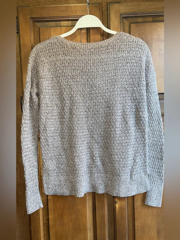 🌸American Eagle Outfitters Women's Cable Knit Sweater V-Neck Grey XSMALL - Image 9