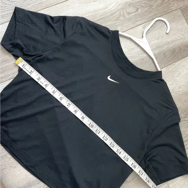 Nike Crop Top Tshirt short sleeve womens Black (large) lightweight sporty casual - Image 3