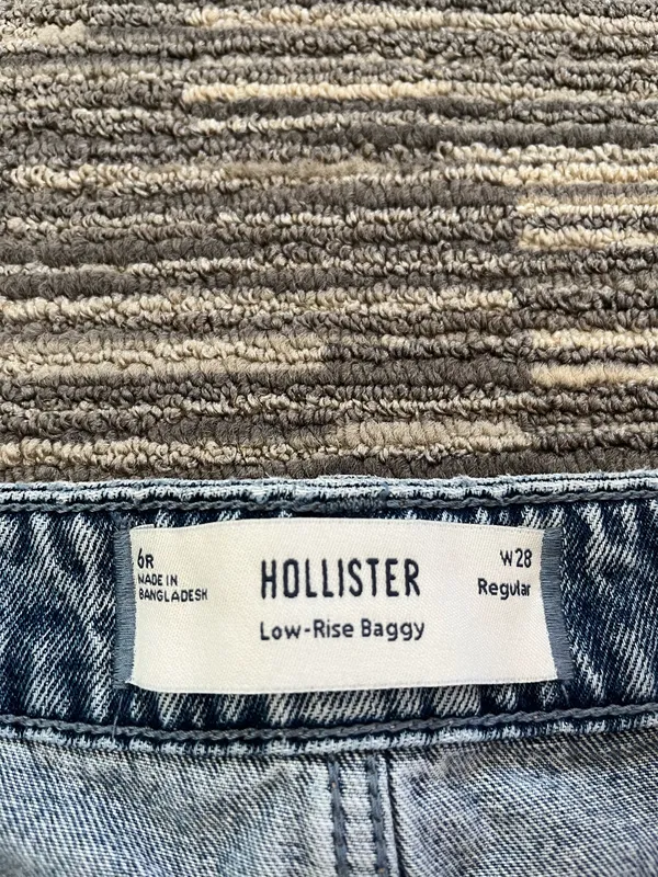 Hollister Low-Rise Jeans Size 6 - Image 2