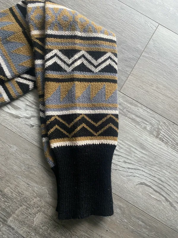 Patterned Knit Leg Warmers in Black, Tan & Gray One Size Boho - Image 2