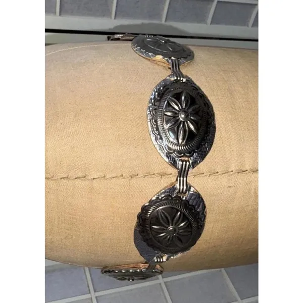 Vintage Y2K Silver Tone‎ Stamped Metal Boho Western Rodeo Concho Style Belt - Image 3