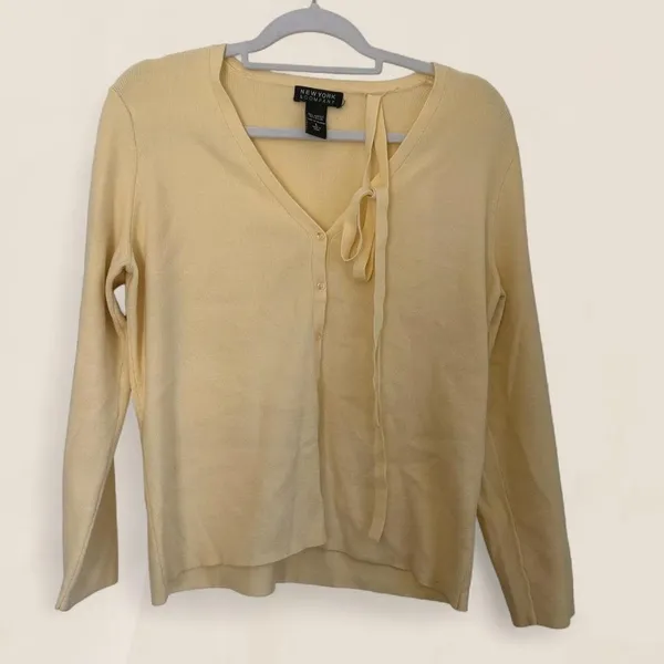 Source Unknown Butter Yellow knit button sweater w/ neck tie detail Carolyn Bessette Kennedy L - Image 5