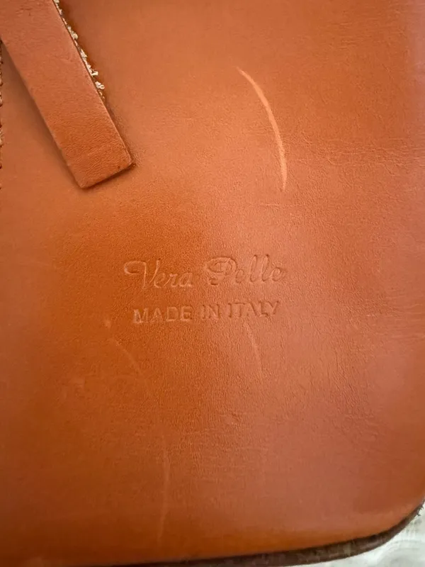 Vera Pelle Leather Crossbody Bag in Cognac Brown - Image 2