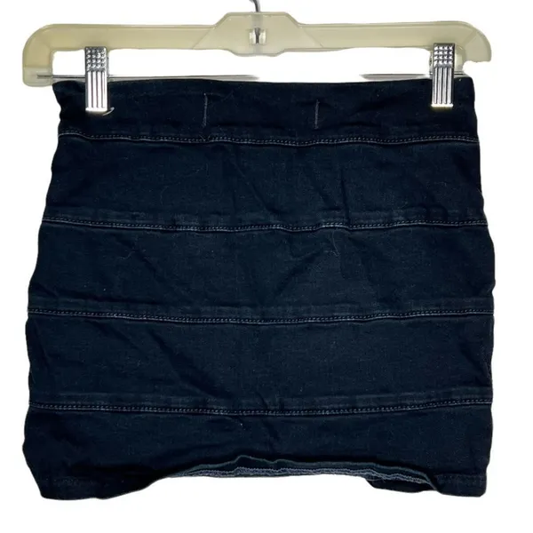 Abercrombie Perfect Stretch Mini Skirt‎ - Image 3