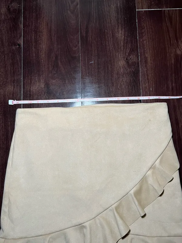 Naked Zebra Cream Suede Ruffle Mini Skirt Size Small - Image 4