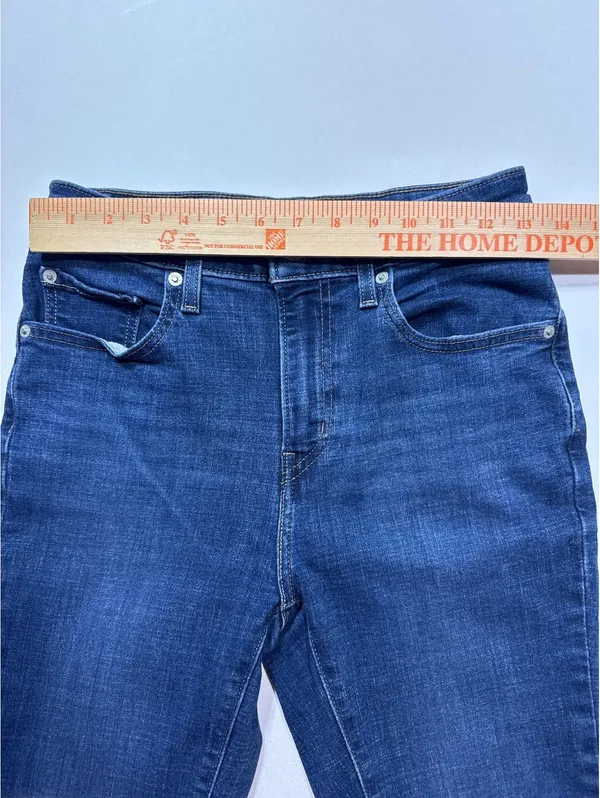 Levi's Classic Blue Denim Flare Jeans - Fit for a Retro Road - Image 8