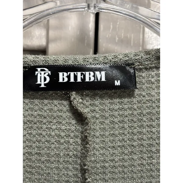 BTFBM Green Thermal Long Puff‎ Sleeve Top Big Buttons Size Medium Crew Soft - Image 2
