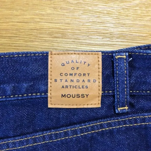 Moussy high rise Jean shorts size 2 dark wash - Image 5