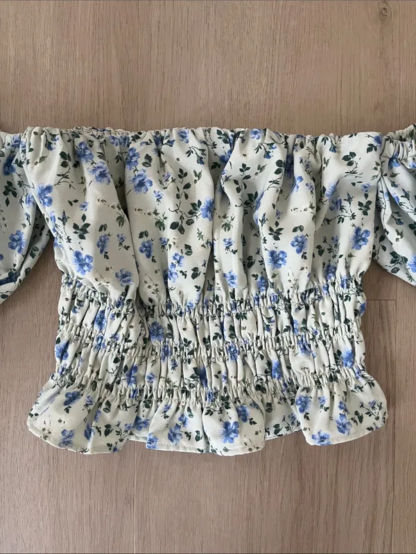 Abercrombie & Fitch Off-the-Shoulder Floral Puff Sleeve Smocked Crop Top Small - Image 2