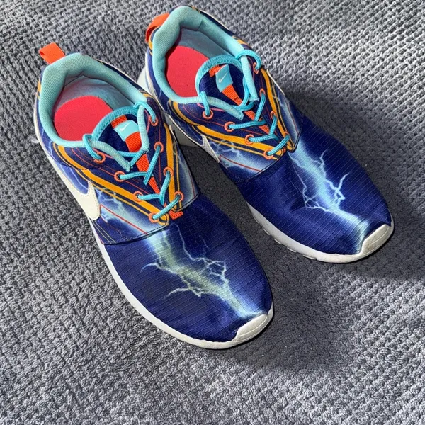 Nike Roshe One‎ Print Lightning Sneakers Youth 6.5Y Women's 8 Blue Multi Color - Image 2