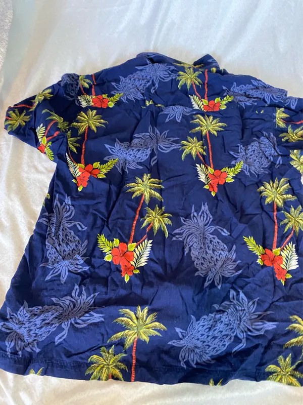 thumbs up floral Hawaiian shirt - Image 8