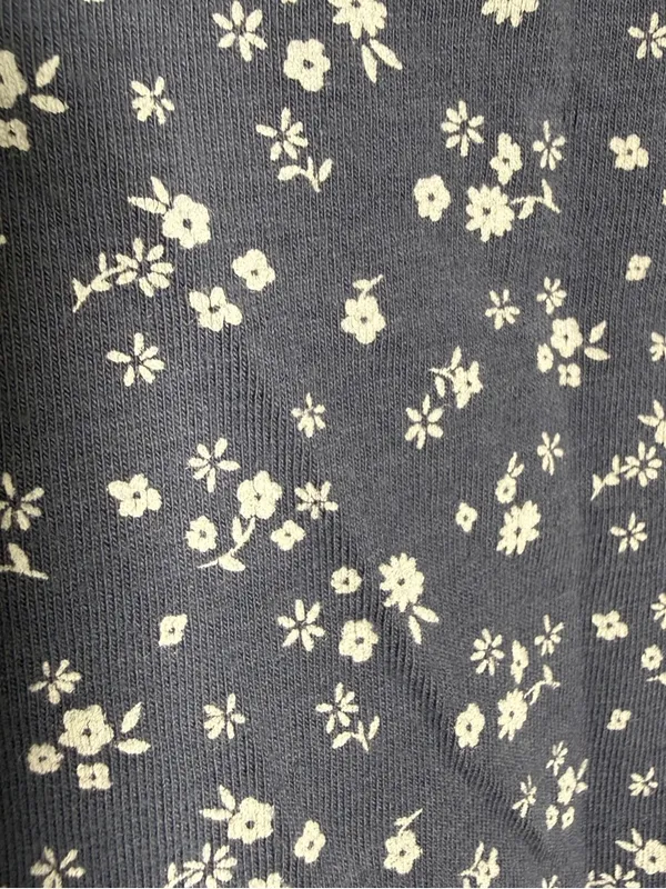 Hollister Blue Floral V-Neck Women's Top Large Cropped - Image 7