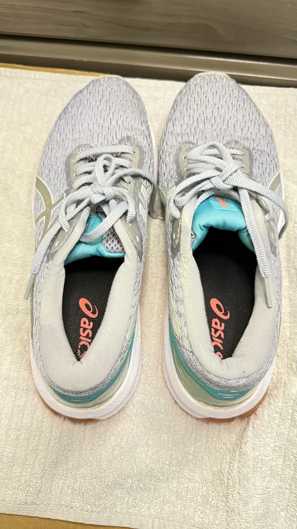 ASICS GT 1000 Women’s 10 Wide Running Shoes Piedmont Gray Biomint - Image 5