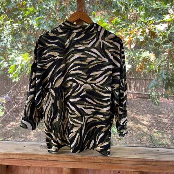 Zara Women's Camo Colored Animal Print Long Sleeve Satin Blouse Size S - Image 3