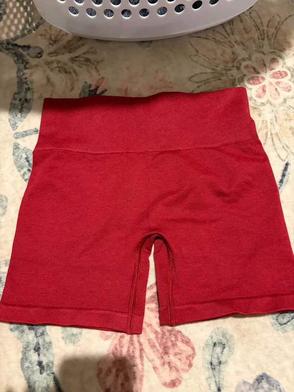 Gym shark red biker shorts - Image 2