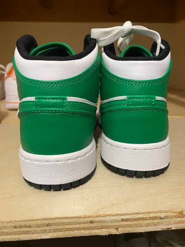 Nike Jordan 1 Mid - Image 3