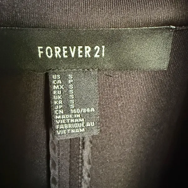 Forever 21 Women's Blazer with Buttons - Image 3