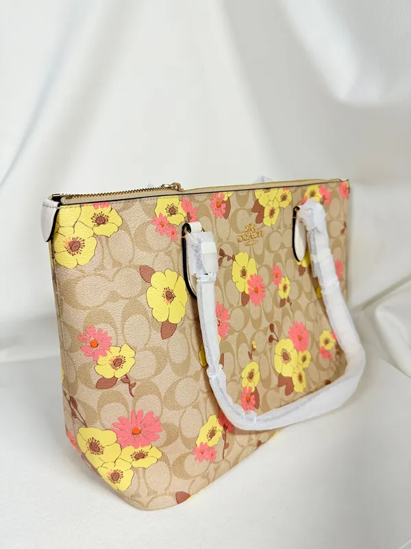 Gallery Tote In Signature Canvas With Floral Cluster Print ch727 - Image 2