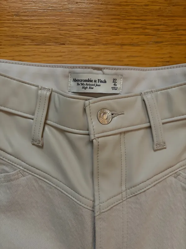 Abercrombie Jeans - Image 2