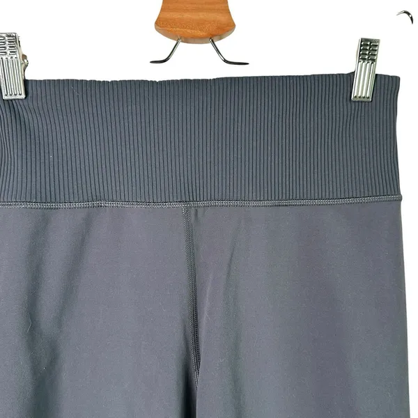 Vuori Rib Studio Bike Shorts Gray - Image 6