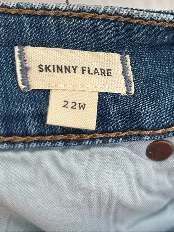 Madewell Plus Skinny Flare Jeans in Elevere Wash Sz 22W - Image 7