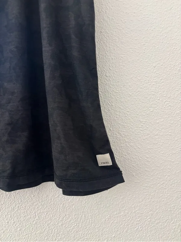 Vuori lux tank top in camo - Image 5