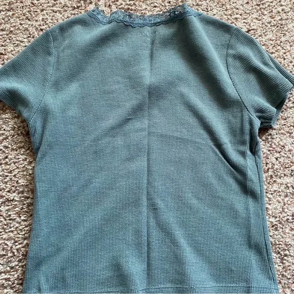 Aeropostale Women's Greeny Lace Trim Tee - Image 3