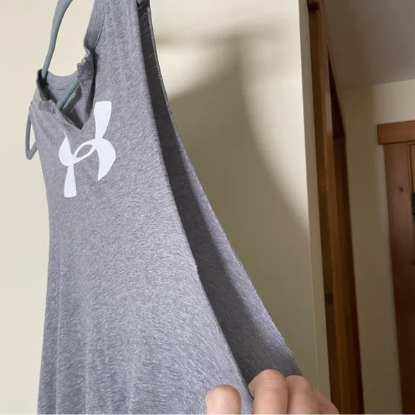 Under Armour Grey Low Cut Muscle Tank Top S/M - Image 4