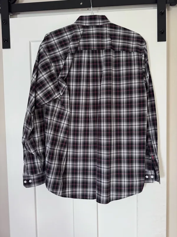 Cinch Button-Down Plaid Men’s Shirt - Black & White with Red Accent - Image 3
