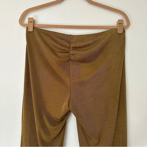 Urban Outfitters Flare Ruffle Leg Pants Ruched Back Detail Womens Large - Image 2