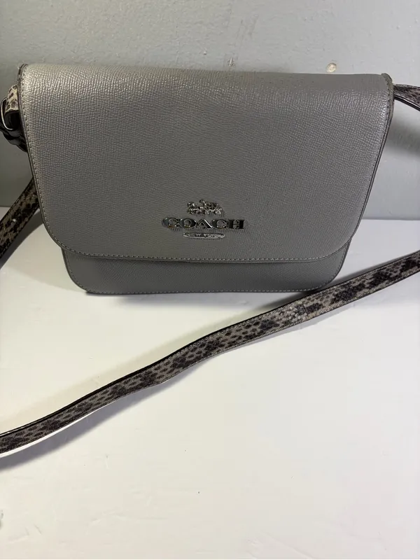 Coach Gray Leather Crossbody Bag - Silver Logo - Image 9