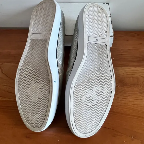 G by GUESS‎ Malden6 Womens Silver Metallic Snakeskin Slip On Sneakers Size 8.5M - Image 8