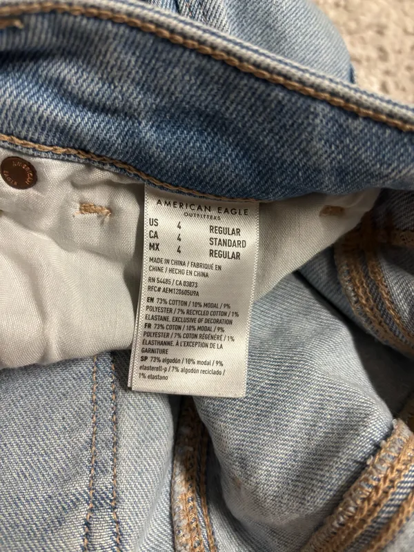 American Eagle Mom Jeans - Image 4
