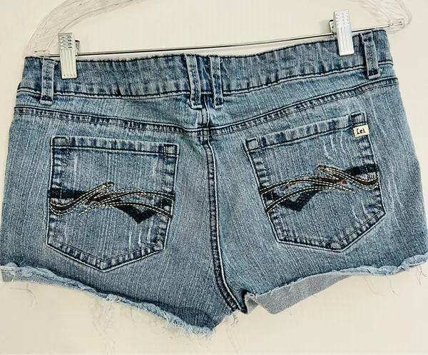 L.E.I. Junior Denim Distressed Ladies Jeans Shorts - Image 3