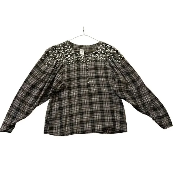 Anthropologie Akemi + Kin plaid flannel embellished pearl top M - Image 4