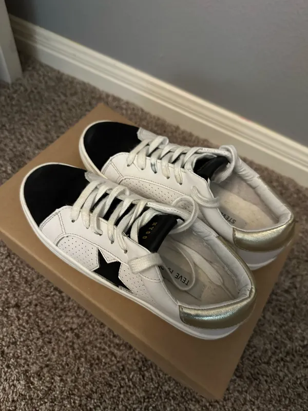 Steve Madden Sneakers - Image 5