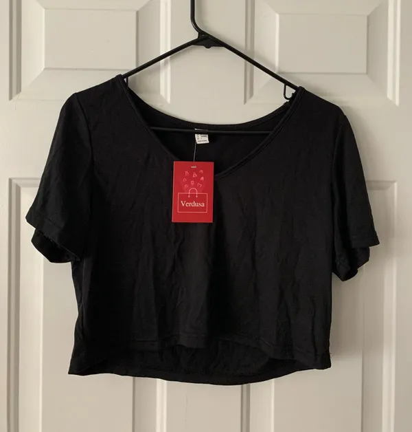 Verdusa Women's Solid V Neck Crop T Shirt Top Causal Short Sleeve Tee Top Size S - Image 6