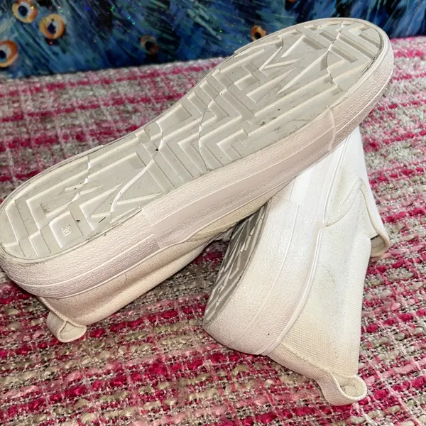 H&M Size 8 White Slip On Shoes - Image 11