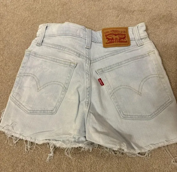 Levi’s high rise bleach wash jean shorts - Image 2