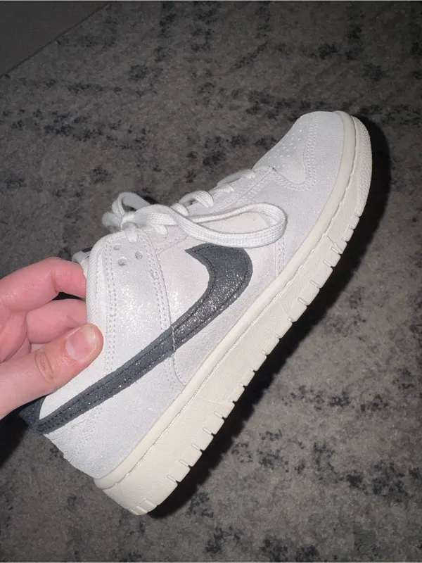 Nike Women’s Dunk SE Low - Image 2