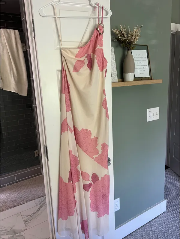 These Three Boutique One Shoulder Pink/Cream Maxi Dress Small - Image 7