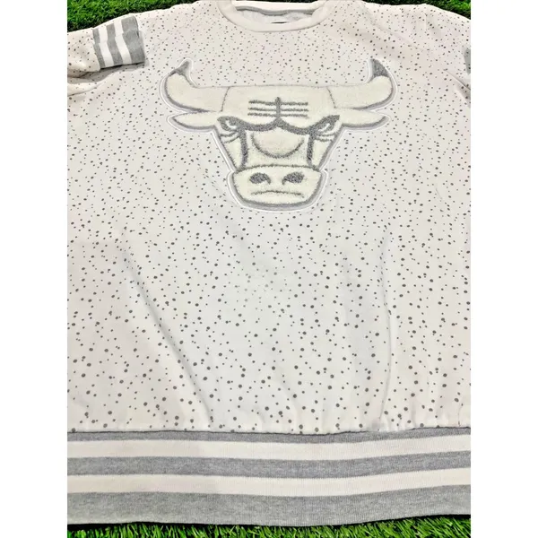 NBA Chicago Bulls Vintage Womens White Logo Sweatshirt Medium - Image 2