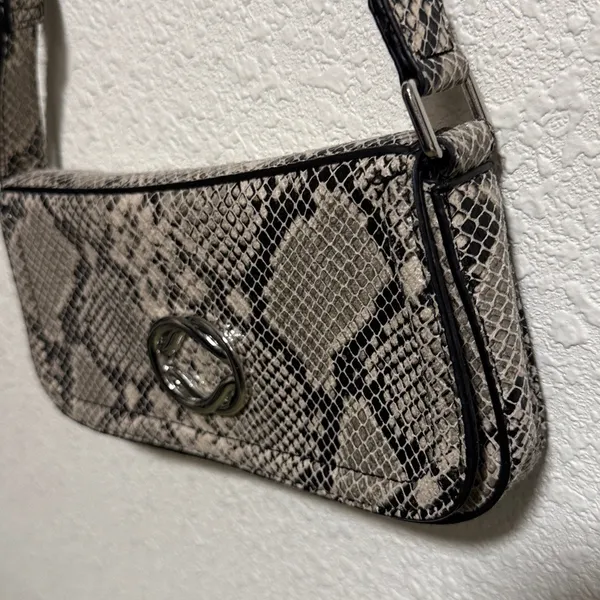 Topshop Finley Faux‎ Snakeskin Baguette Shoulder Bag Grey Black Snake Print - Image 5