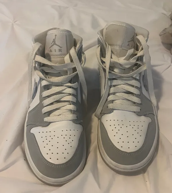 Nike Jordan Air 1 Mid - Image 2