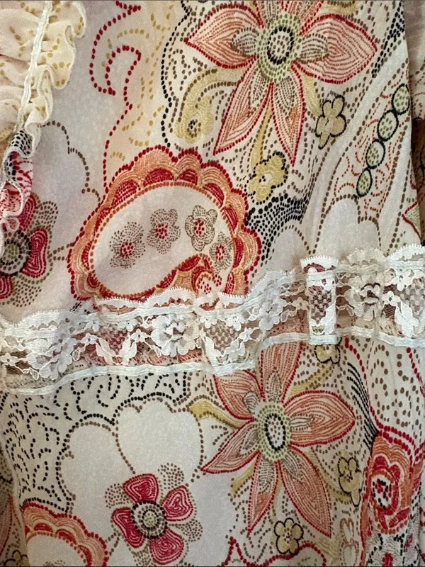 Piano Sheer Floral Paisley Tie Front Blouse Cream Coral Lace Trim Ruffle Size L - Image 3