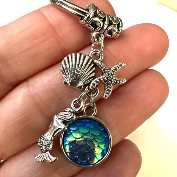 Mermaid charm keychain - Image 2