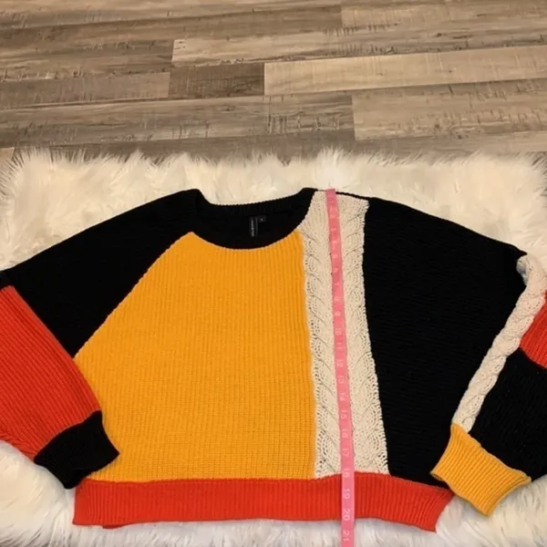 Moon & Madison cropped color block cable sweater L - Image 9