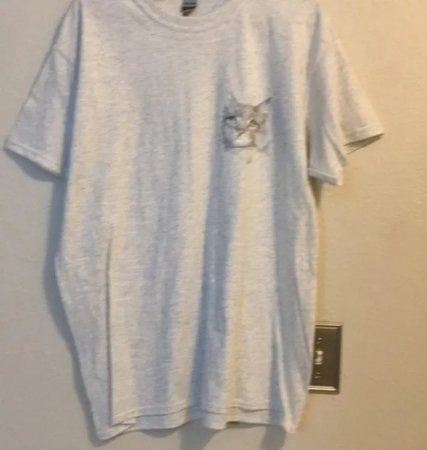 Gildan t shirt  L - Image 6